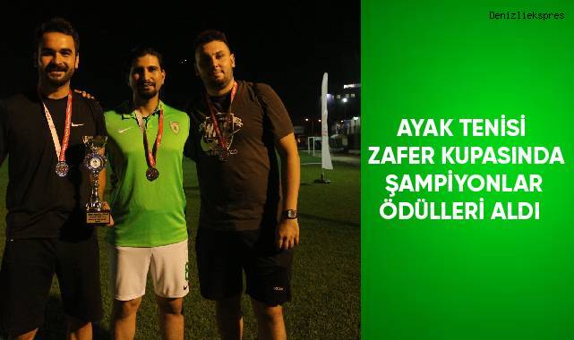 Ayak Tenisi Zafer Kupasında şampiyonlar ödüllerini aldı