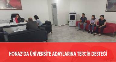 Honaz’da üniversite adaylarına tercih desteği