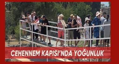 Haziran ayında ziyarete açılan Cehennem Kapısı yerli ve yabancı turistlerin akınına uğruyor