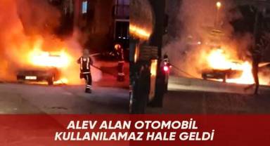 Alev alan otomobil kullanılamaz hale geldi