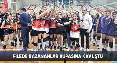 Filede kazananlar kupasına kavuştu
