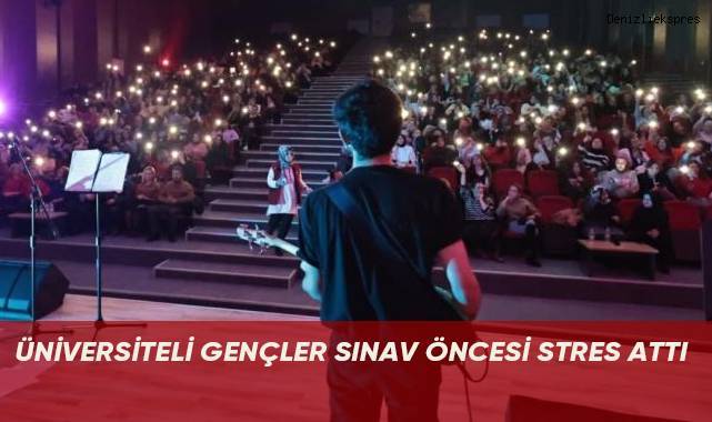 Üniversiteli gençler sınav öncesi stres attı