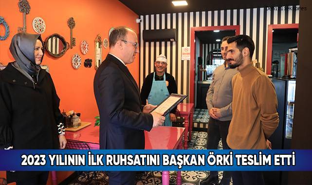 2023 Yılının İlk Ruhsatını Başkan Örki Teslim Etti