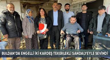 Buldan’da Engelli İki Kardeş Tekerlekli Sandalyeyle Sevindi