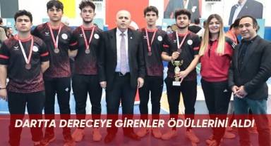 Dartta dereceye girenler ödüllerini aldı