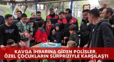 Kavga ihbarına giden polisler, özel çocukların sürpriziyle karşılaştı
