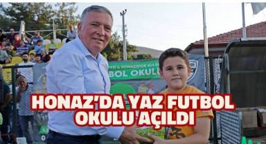 Honaz’da yaz futbol okulu açıldı.