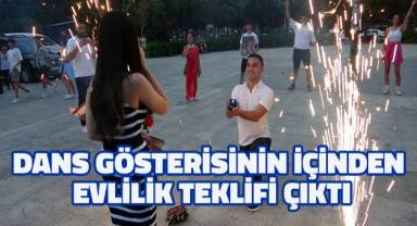 Dans gösterisinin içinden evlilik teklifi çıktı