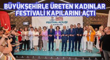 Usta Oyuncu Hülya Koçyiğit festivalin açılış konuğu oldu