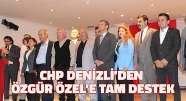 CHP'nin Denizli'deki 14 kurultay delegesi, Özgür Özel'in adaylığı için imza verdi