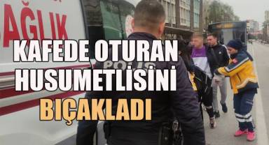 Arkadaşlarıyla sohbet ettiği esnada saldırıya uğrayan genç yaralandı
