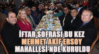 Merkezefendi Belediyesi’nin Mehmet Akif Ersoy Mahallesi’nde düzenlediği toplu iftar programına binlerce kişi katıldı