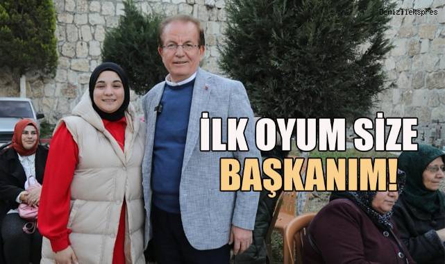 Seçimlerde ilk kez oy kullanacak genç seçmen, “İlk oyum size Halil Başkanım” deyip, o anı ölümsüzleştirdi.