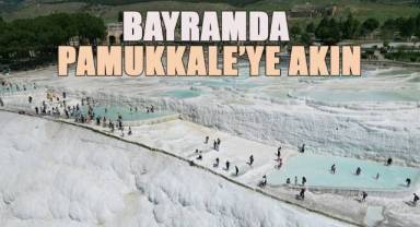 Ramazan Bayramı’nda yerli turistler Pamukkale’ye akın etti
