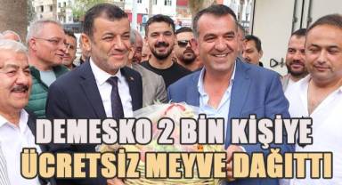 DEMESKO Denizli'de 2 bin kişiye ücretsiz meyve dağıttı