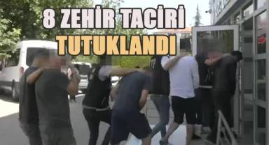 Evin içinde uyuşturucu yetiştiren 8 zehir taciri tutuklandı
