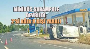 Minibüs şarampole devrildi: 2'si ağır 8 kişi yaralı
