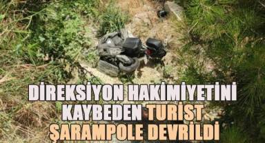 Direksiyon hakimiyetini kaybeden turist şarampole devrildi