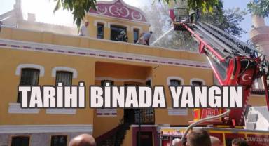 Tarihi bina alev alev yandı