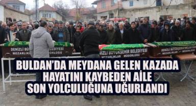 Düğüne Giderken Kazada Hayatını Kaybeden Aile, Gözyaşlarıyla Uğurlandı