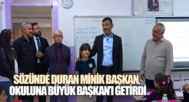 Seçim Sözünü Yerine Getiren Minik Başkan, Büyükşehir Başkanını Okuluna Getirdi