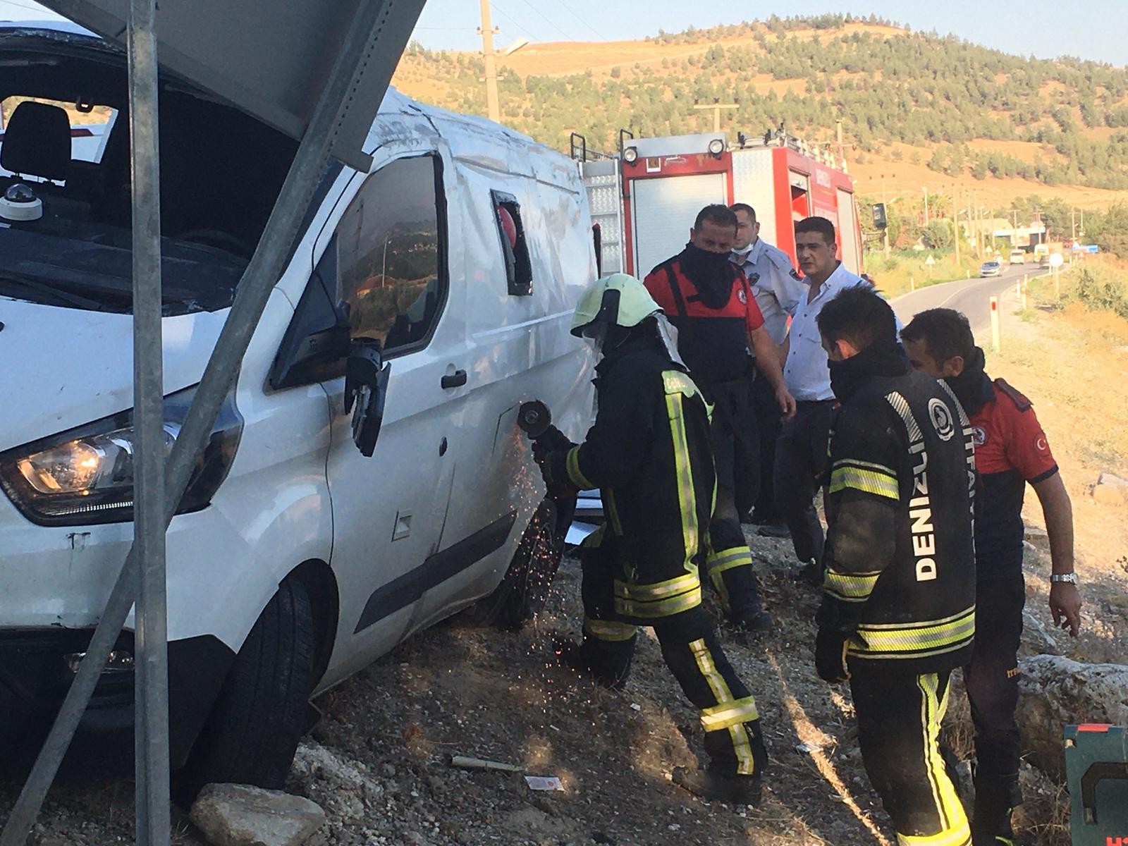 Para dolu zırhlı araç kaza sonrası taklalar attı: 7 yaralı - Asayiş -  Denizli Haber - Denizliekspres