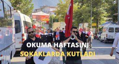 Okuma Haftasını sokaklarda kutladı