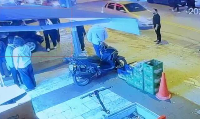 Kontrolden çıkan otomobil yayaya çarptı, o anlar kamerada